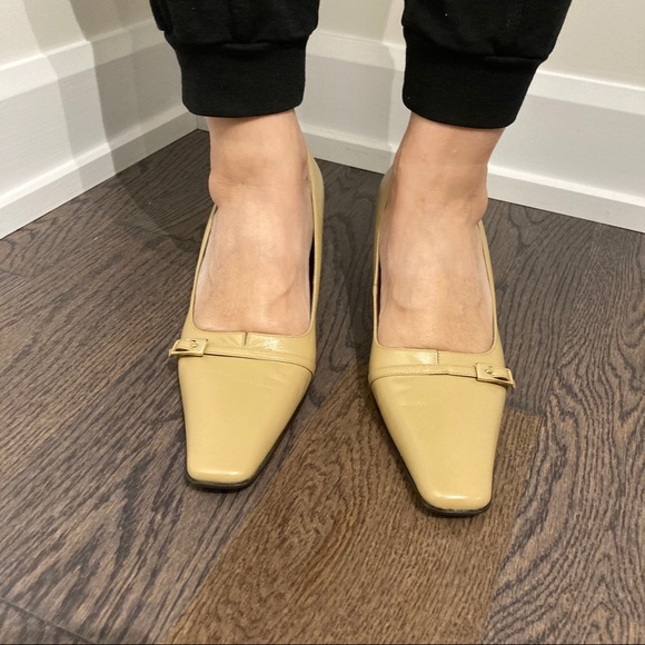 Anne Klein pumps - Picture 2 of 6